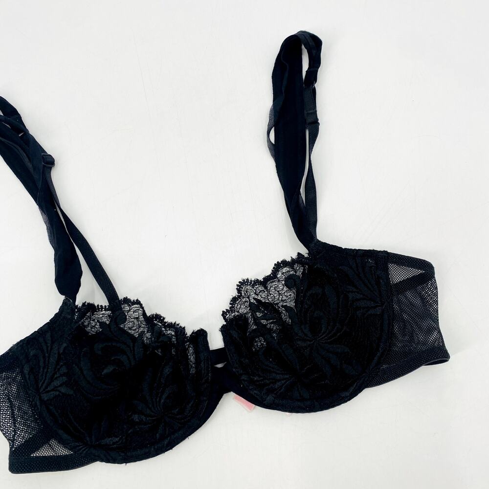 Vintage Victoria's Secret 2003 Black Lace Y2K Bra